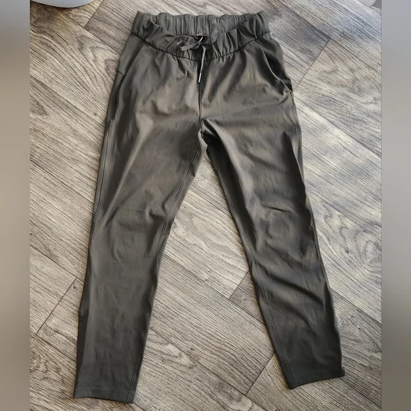Lululemon On The Fly Olive Green Athletic Pants Size 4 - Picture 2 of 11